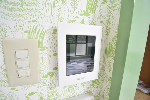 �y�Z�L�����e�B�z�@