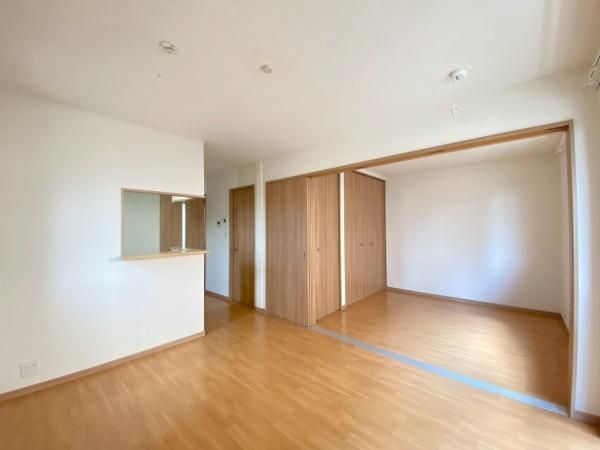 �y�����E���r���O�z�@