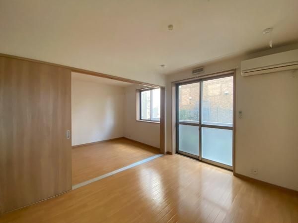 �y�����E���r���O�z�@