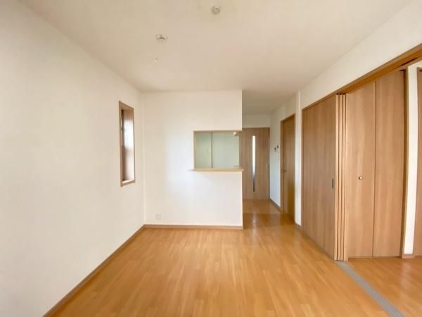 �y�����E���r���O�z�@