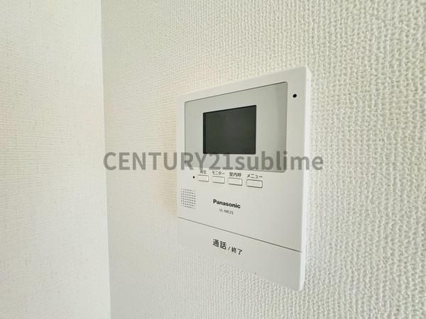 �y�Z�L�����e�B�z�@