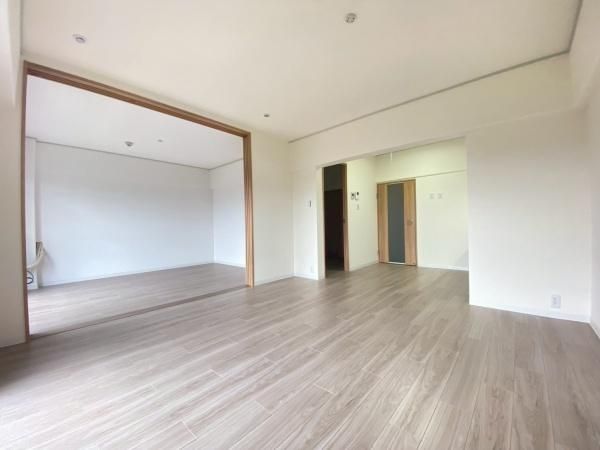 �y�����E���r���O�z�@