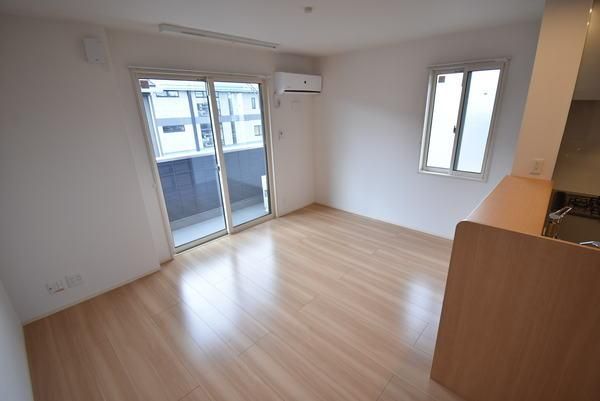 �y�����E���r���O�z�@���������ʎ���