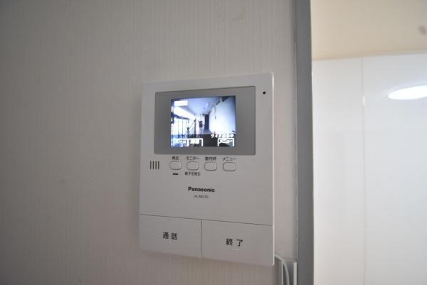 �y�Z�L�����e�B�z�@