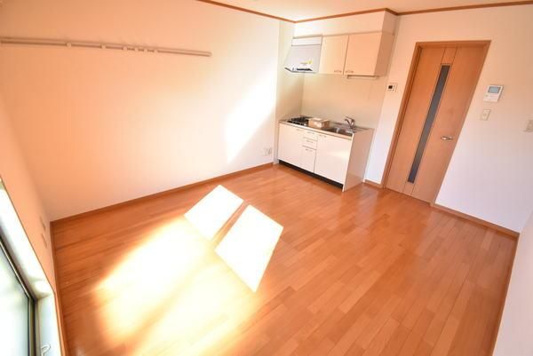 �y�����E���r���O�z�@