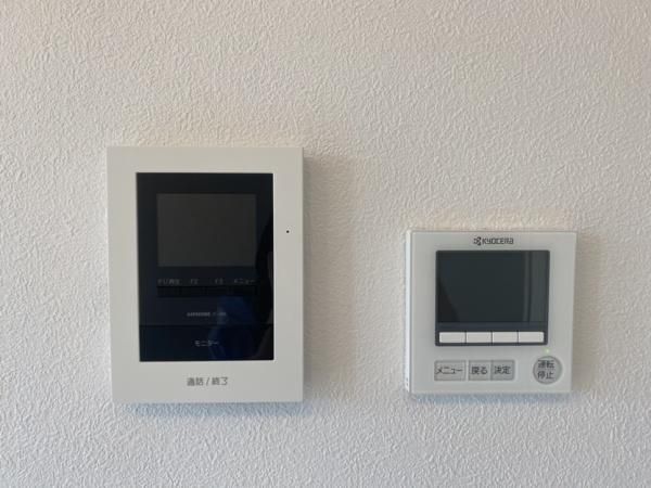 �y�Z�L�����e�B�z�@