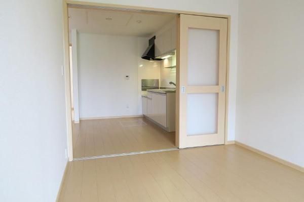 �y�����E���r���O�z�@���������ʎ���