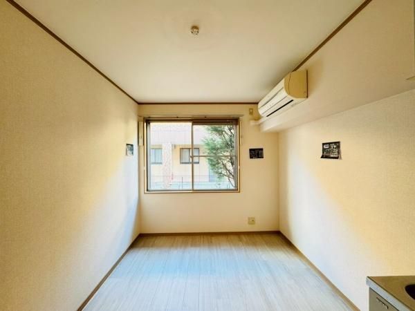 �y�����E���r���O�z�@