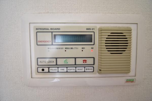 �y�Z�L�����e�B�z�@