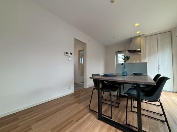 �y�����E���r���O�z�@