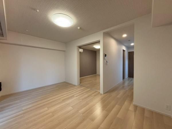 �y�����E���r���O�z�@