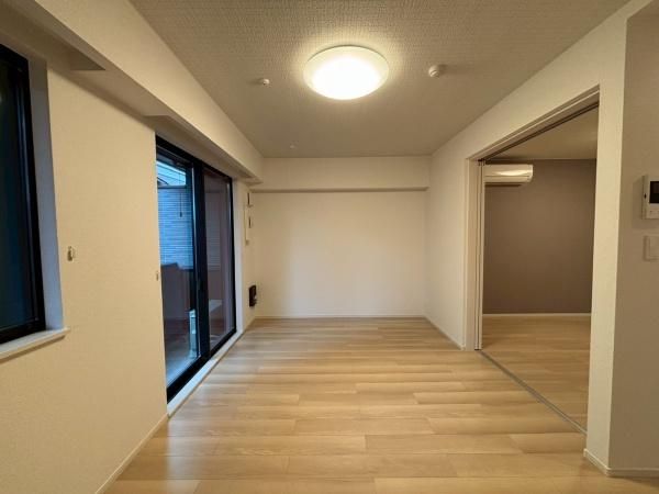 �y�����E���r���O�z�@