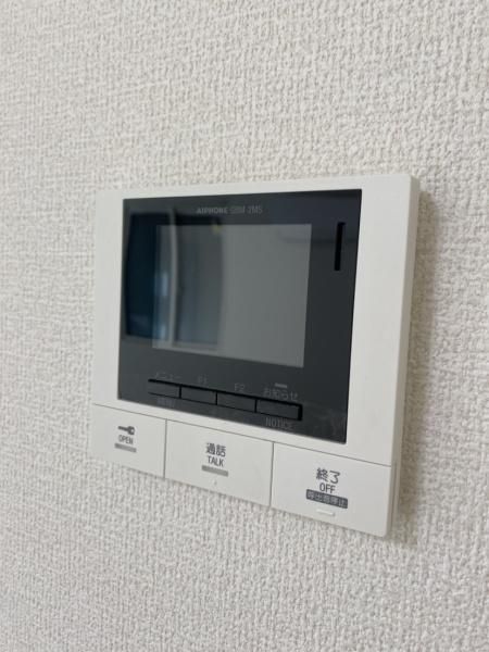 �y�Z�L�����e�B�z�@