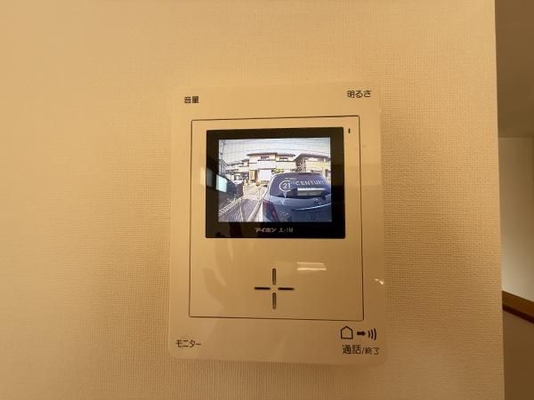 �y�Z�L�����e�B�z�@