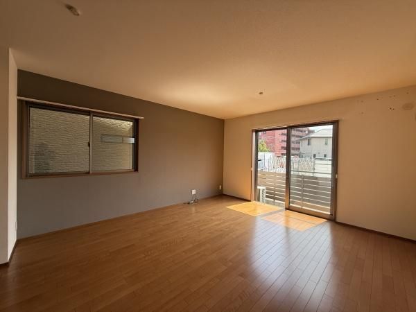 �y�����E���r���O�z�@