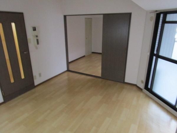 �y�����E���r���O�z�@���������ʎ���