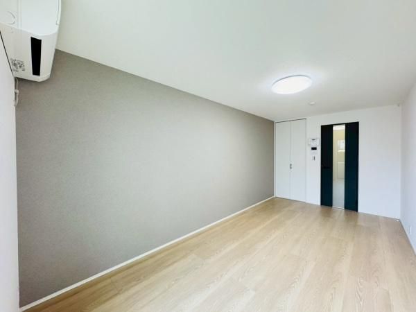 �y�����E���r���O�z�@