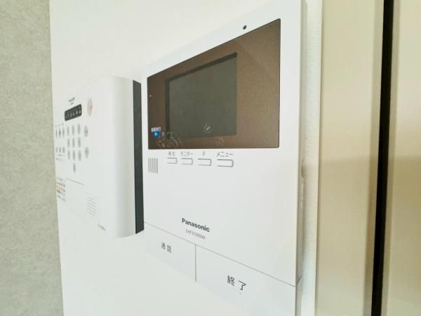 �y�Z�L�����e�B�z�@