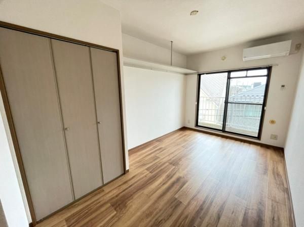 �y�����E���r���O�z�@