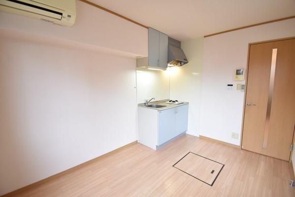 �y�����E���r���O�z�@�������ʎ�