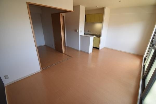 �y�����E���r���O�z�@�������ʎ�