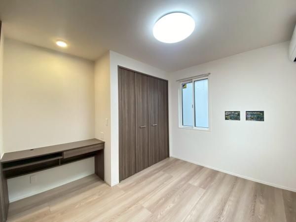 �y�����E���r���O�z�@