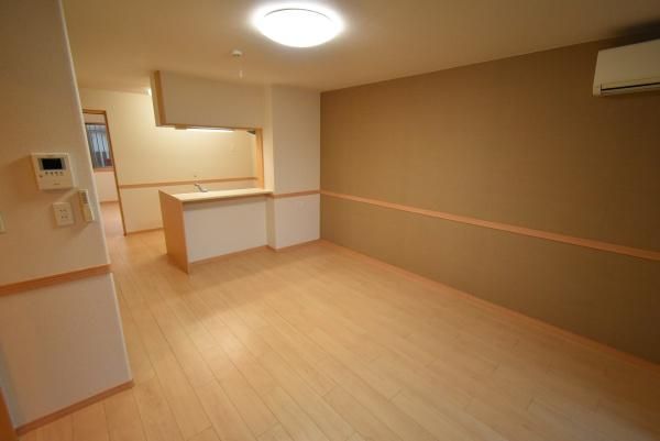 �y�����E���r���O�z�@