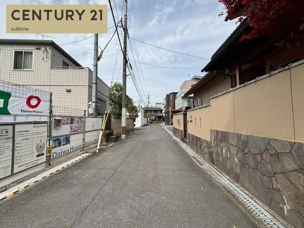 �y���]�z�@