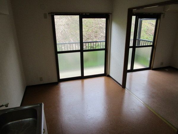 �y�����E���r���O�z�@