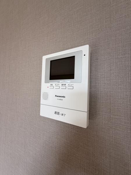 �y�Z�L�����e�B�z�@