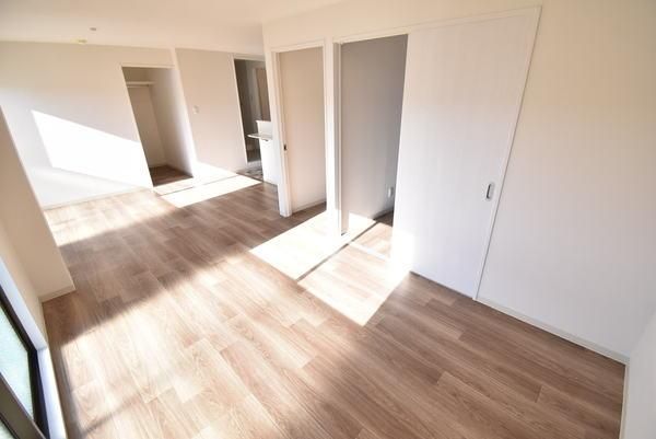 �y�����E���r���O�z�@