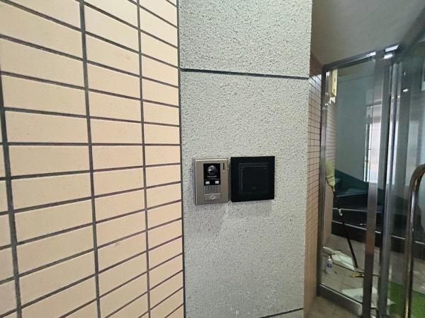 �y�Z�L�����e�B�z�@