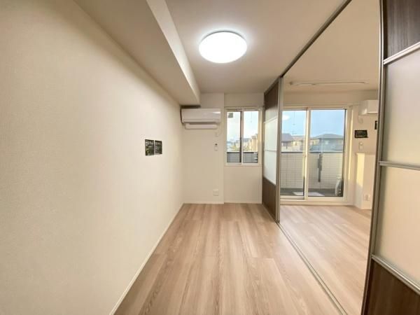 �y�����E���r���O�z�@