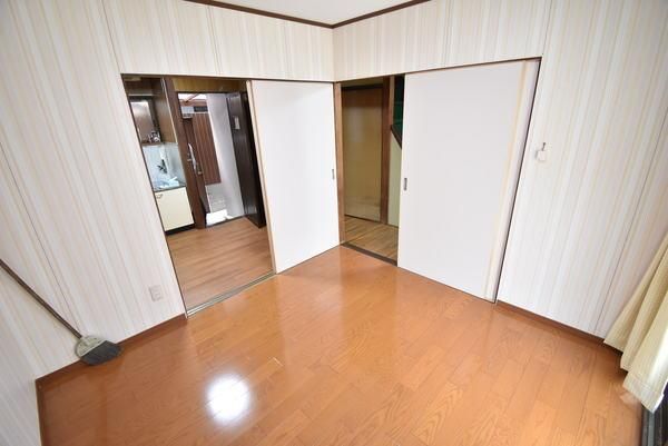 �y�����E���r���O�z�@