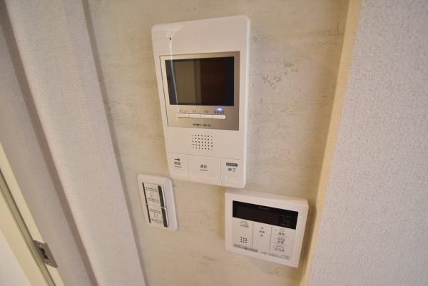 �y�Z�L�����e�B�z�@