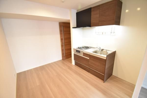 �y�����E���r���O�z�@