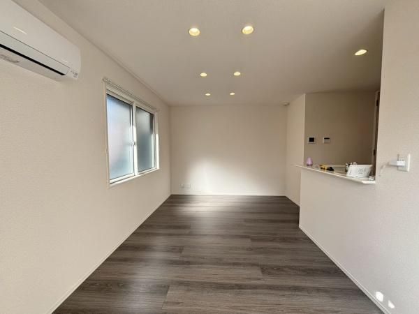 �y�����E���r���O�z�@