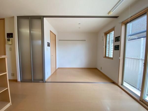 �y�����E���r���O�z�@