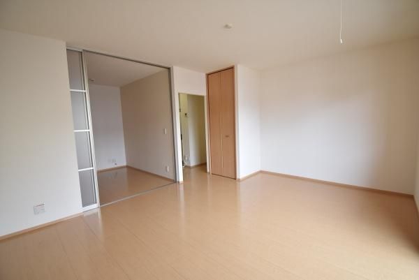 �y�����E���r���O�z�@