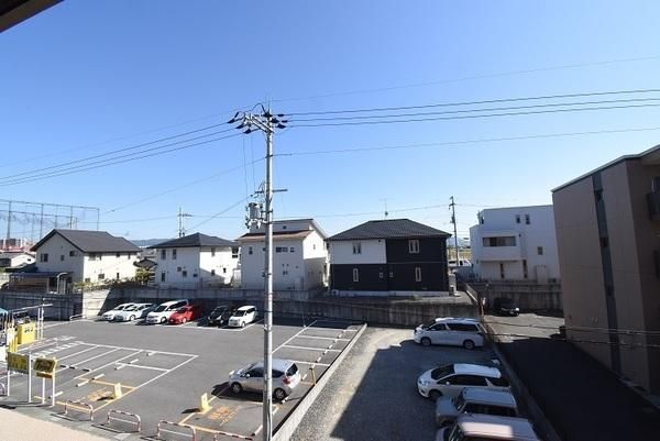 �y���]�z�@