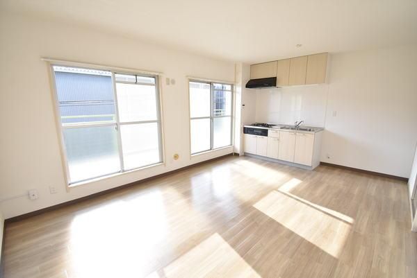 �y�����E���r���O�z�@