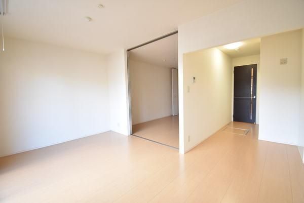 �y�����E���r���O�z�@