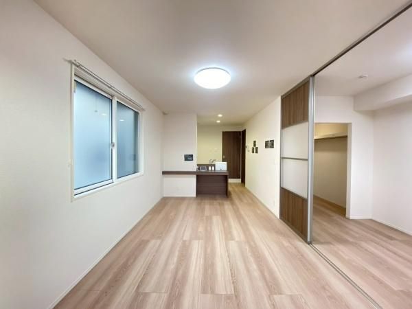 �y�����E���r���O�z�@