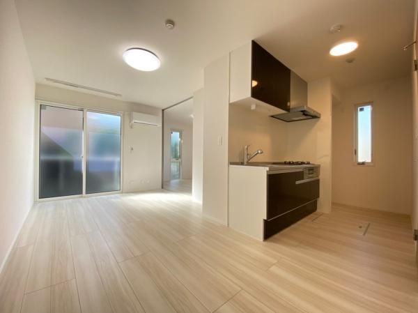 �y�����E���r���O�z�@