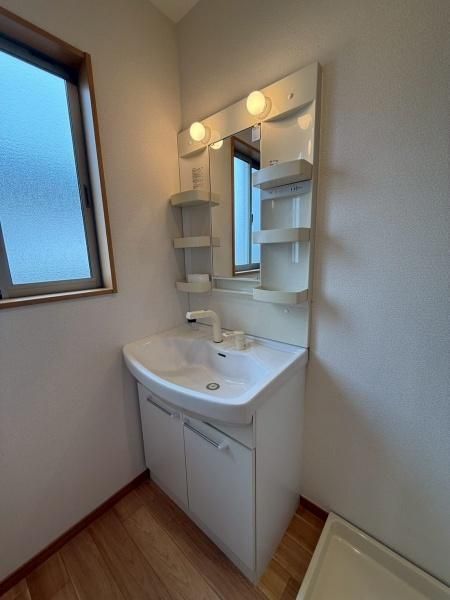 yʏz@ʐ^͓ʓ̎Qlʐ^ł