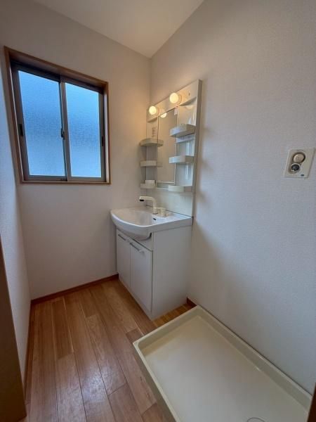 y̑ݔz@ʐ^͓ʓ̎Qlʐ^ł