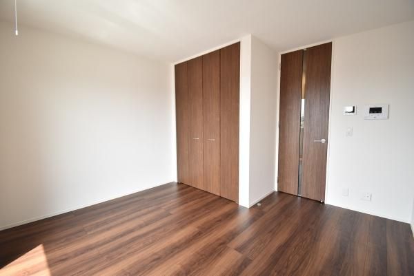 �y�����E���r���O�z�@