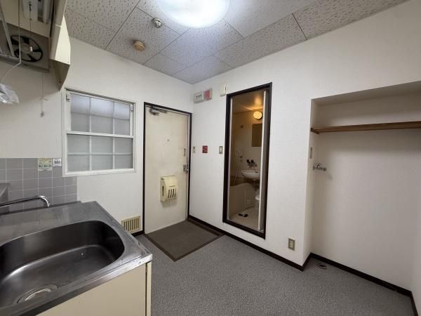 �y�����E���r���O�z�@