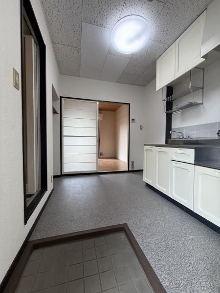 �y�����E���r���O�z�@