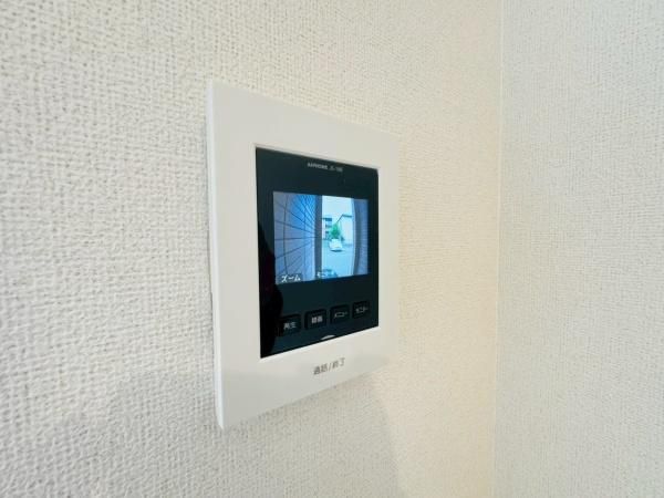 �y�Z�L�����e�B�z�@